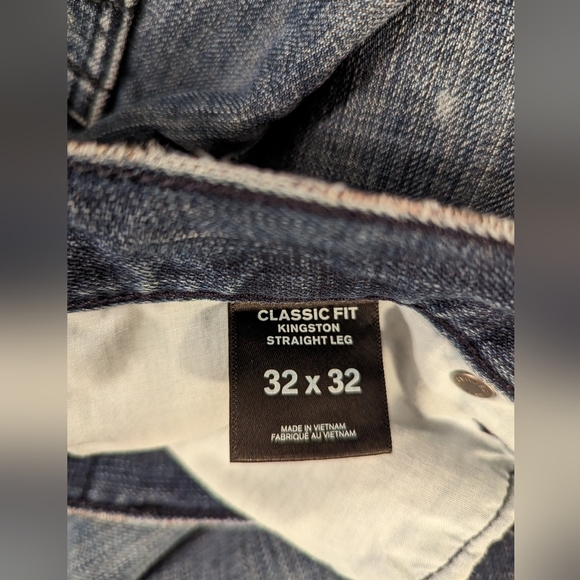 Express Classic Fit Kingston Straight Leg Jeans - Picture 3 of 5